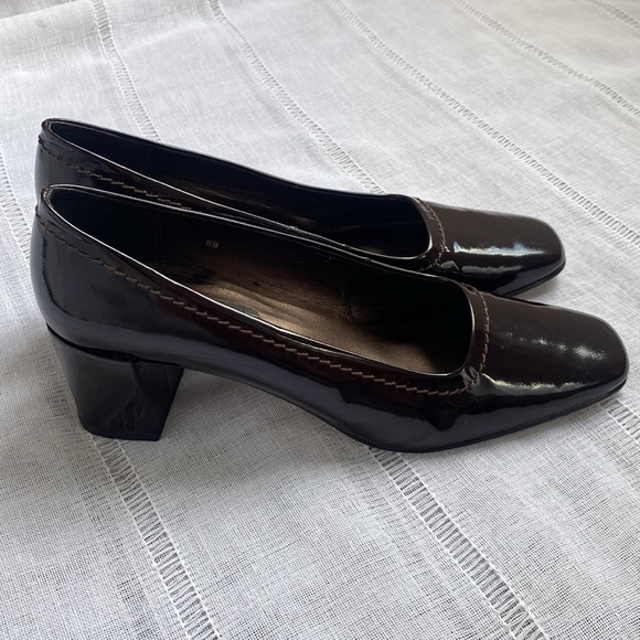 Ditto by Vaneli chocolate brown pumps block heels. - Picture 10 of 12